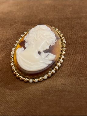 Vintage Cameo Brooch · Western Germany · 1950s 1960s Costume Jewelry